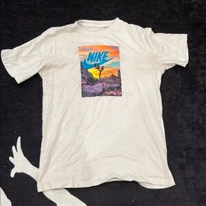 Nike Graphic T-Shirt in Cream